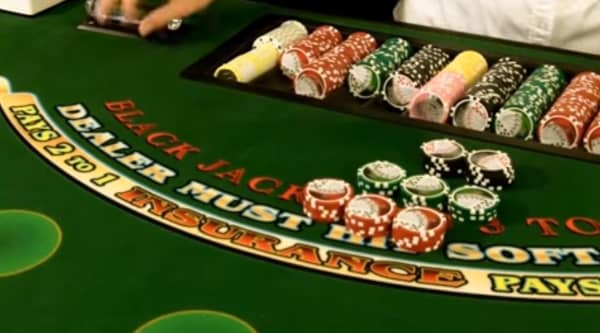 How Casino Dealers Cut, Wash, and Burn Cards in Blackjack