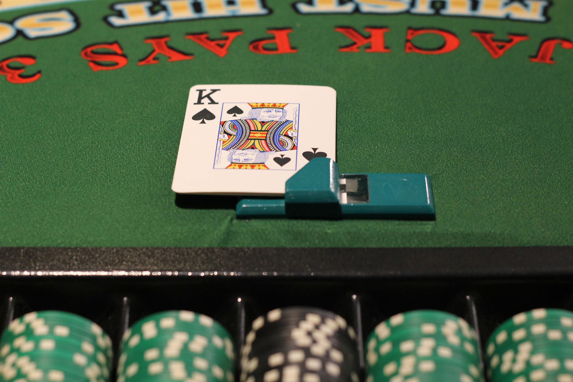 How to Use the Blackjack Peeker
