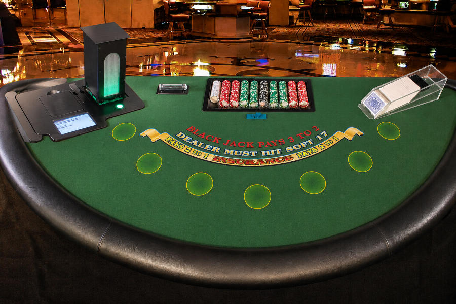 Continuous Shuffle Machines vs Hand-Shuffled Blackjack: What's the Difference?