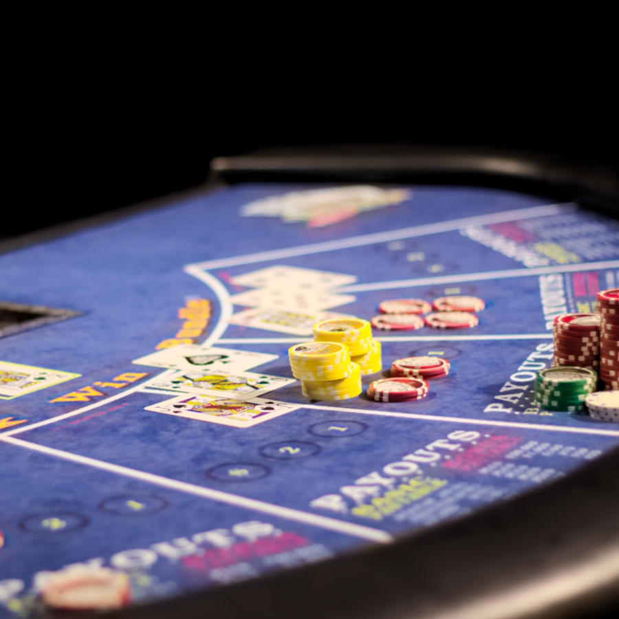 the player wins big on Let-It-Ride