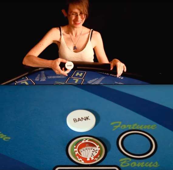 Two pictures of the Player Banker button.