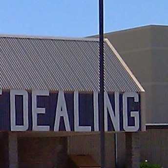 Are dealing schools necessary? We ask a teacher to let you know.