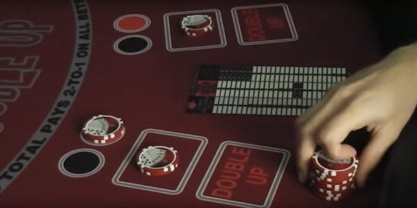 It shows the mandatory bet and the red black side bet It shows the mandatory bet and the red black side bet