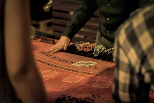 A Day in the Life of a Casino Dealer: Behind the Scenes of the Gaming Floor