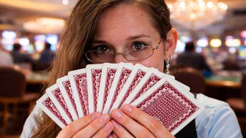 The Secret Perks of Dealing Cards: Gifts to Casino Dealers Revealed