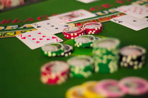 Blackjack Strategy: The Dealer’s Cheat Sheet